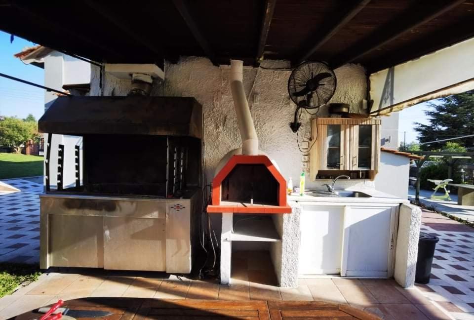 Rural Villa Private Pool, Bbq, Court ,20' Airport Nea Kallikrateia Zewnętrze zdjęcie